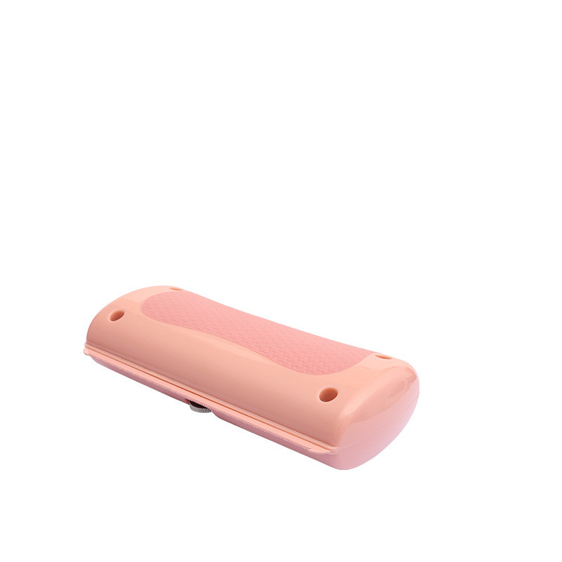 Pet Grooming Comb ergonomic design for comfortable gripping during pet grooming sessions.