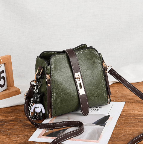 Chic green Doctor's Bag, Shoulder Bag, Crossbody Bag with stylish charm, perfect for fashion and functionality.