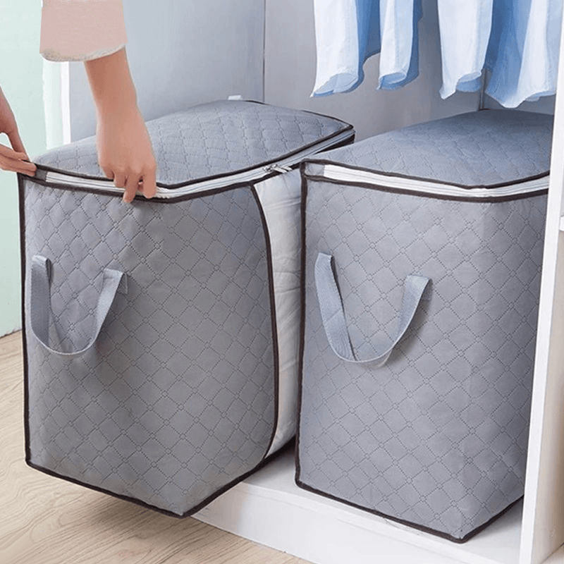 Storage Bag Quilt Storage Bag Moving Packing Bag Clothes Sorting Bag Clothing Duffel Bag in gray fabric design.
