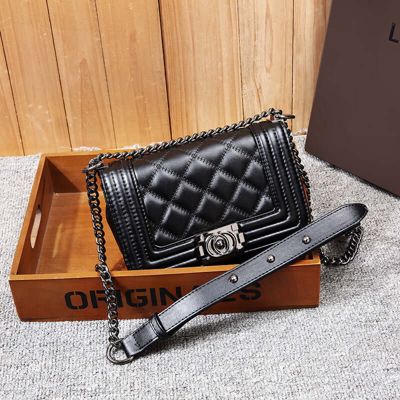 Chic Chain Bag, Crossbody Bag, Shoulder Bag in black with quilted design and chain strap, perfect for any occasion.